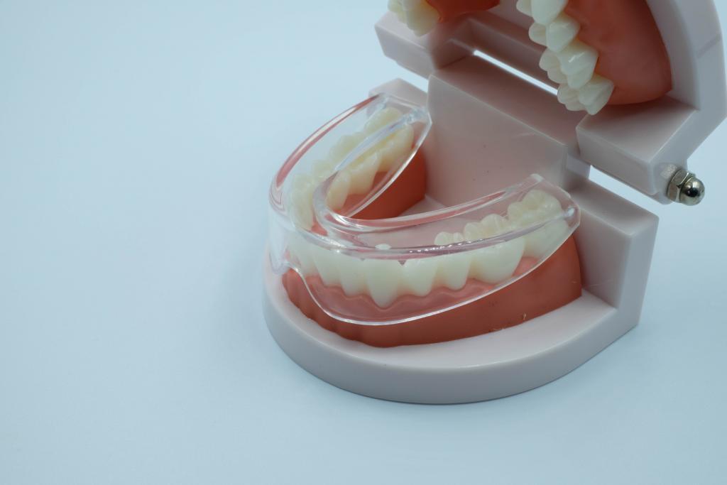 ฟันยางแก้ นอนกัดฟัน